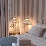 Mint House & Marie Antoinette-pala Alpitour- Private Parking