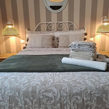 Mint House & Marie Antoinette-pala Alpitour- Private Parking