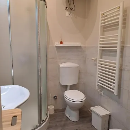 Apartamento Mint House & Marie Antoinette-pala Alpitour- Private Parking *