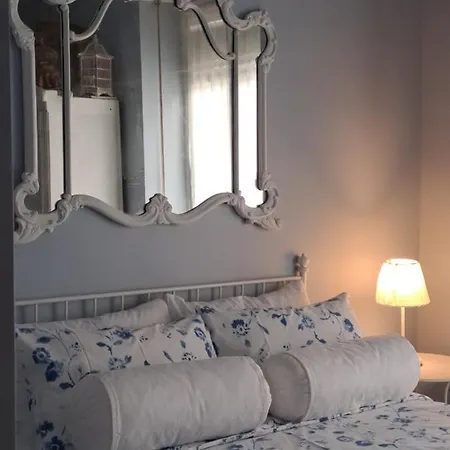 Apartamento Mint House & Marie Antoinette-pala Alpitour- Private Parking