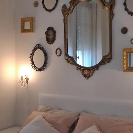 아파트 Mint House & Marie Antoinette-pala Alpitour- Private Parking