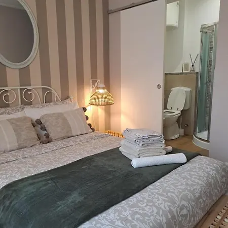 Mint House & Marie Antoinette-pala Alpitour- Private Parking Lägenhet *
